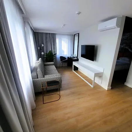 Anaberg Nocleg ze śniadaniem 3*